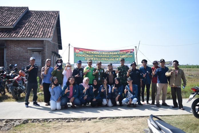 Kegiatan penanaman mangrove di Desa Limbangan mendapat dukungan dan partisipasi dari berbagai pihak, termasuk CDK V, Polsek Ulujami, KKN (Kuliah Kerja Nyata) Undip, dan komunitas lingkungan setempat.